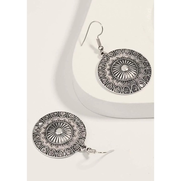 MAKE ME AND OFFER NWT Circular Rustic Silver Tribal Metal Earrings - Picture 3 of 5